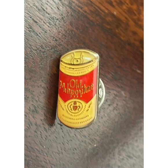 VINTAGE Old Milwaukee Beer Pin Can of Beer Lapel Pin - Picture 2 of 3